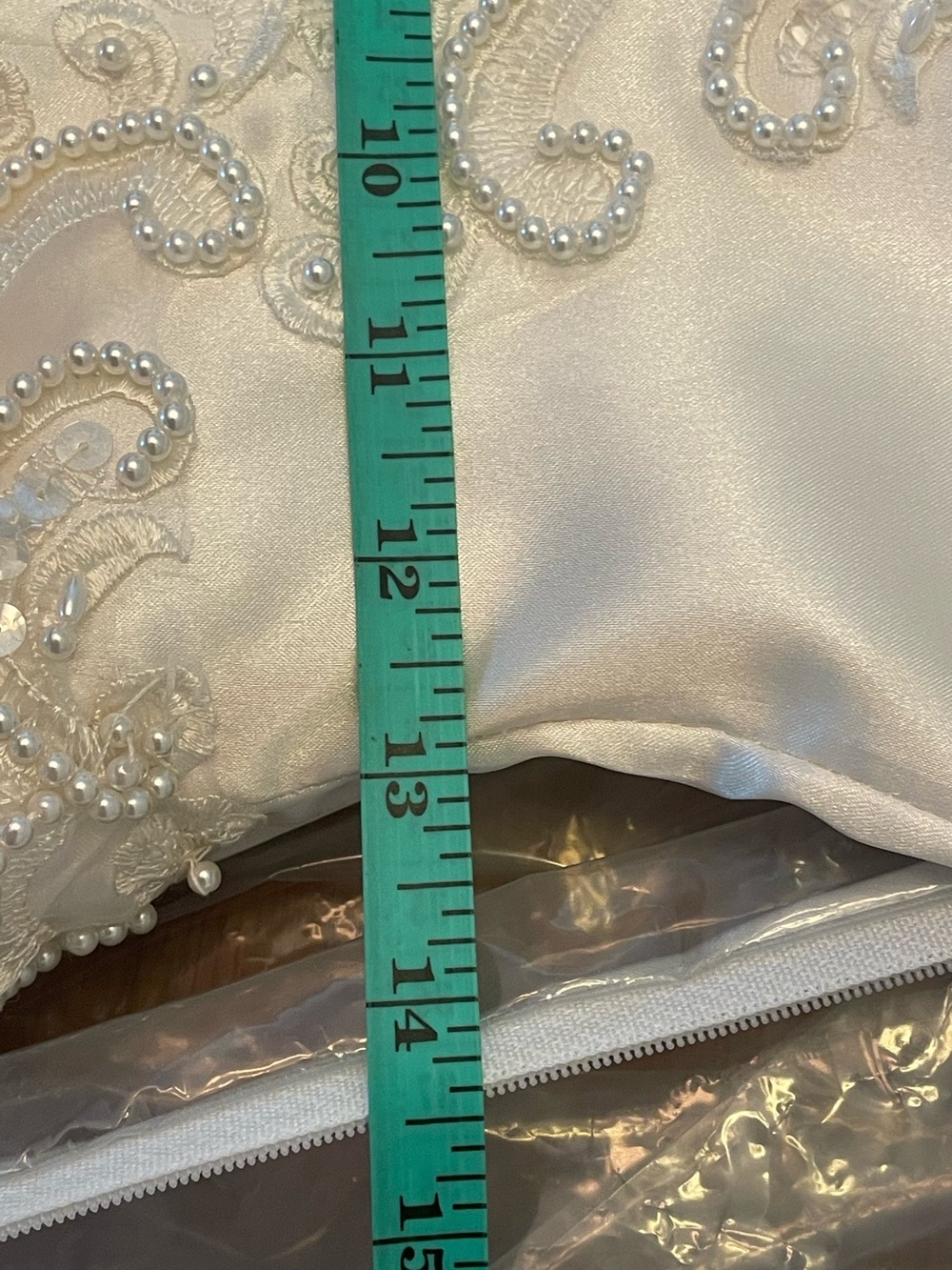 Wedding Dress  Ivory Satin Lace - Puff Sleeves - Picture 11 of 16